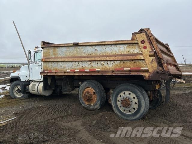 Mack RD688S Billenő teherautók