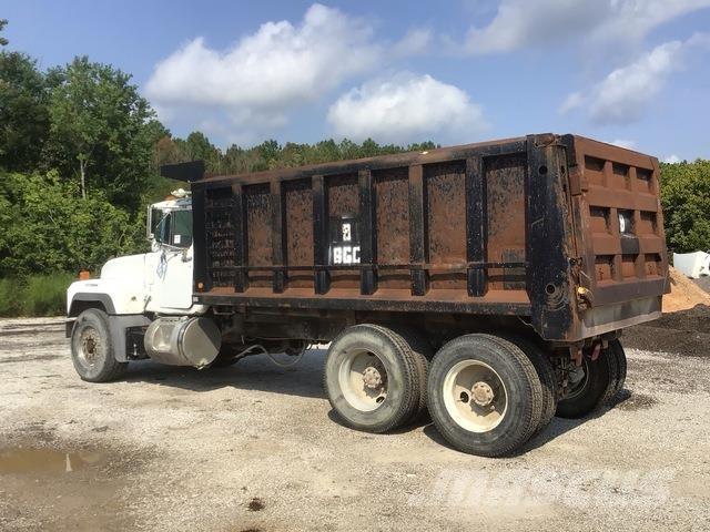 Mack RD688S Billenő teherautók