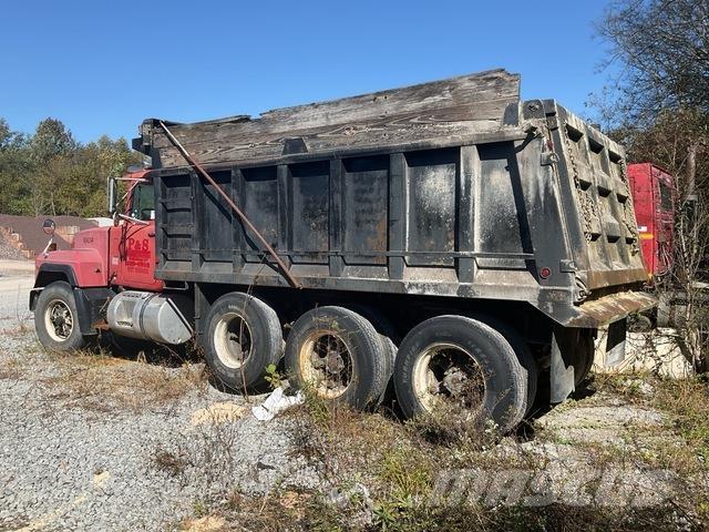 Mack RD688S Billenő teherautók