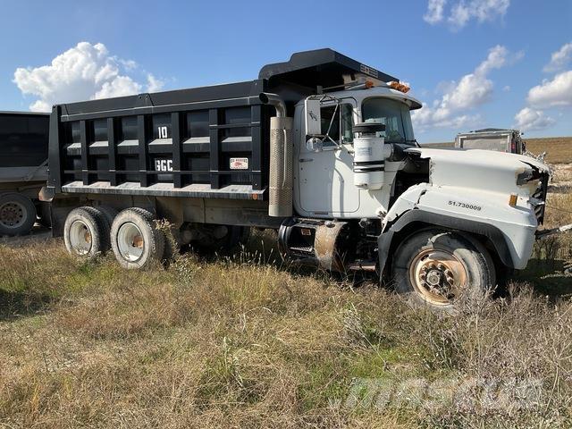 Mack RD690 Billenő teherautók