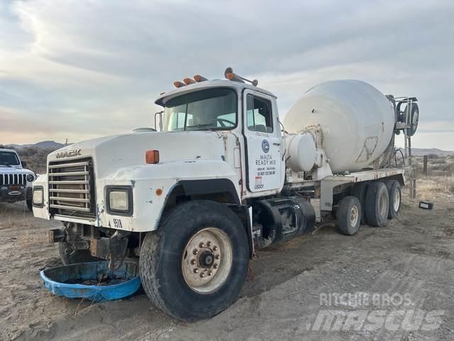 Mack RD690S Egyéb