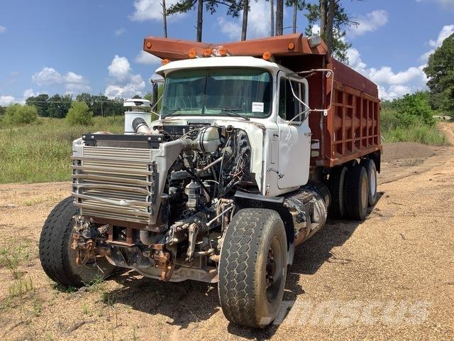Mack RD690S Billenő teherautók