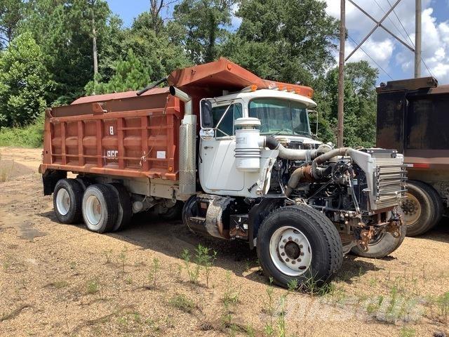 Mack RD690S Billenő teherautók