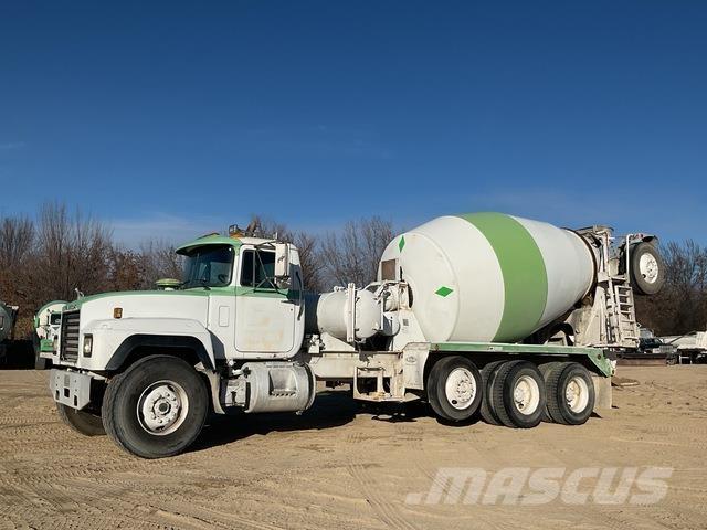 Mack RD690S Egyéb