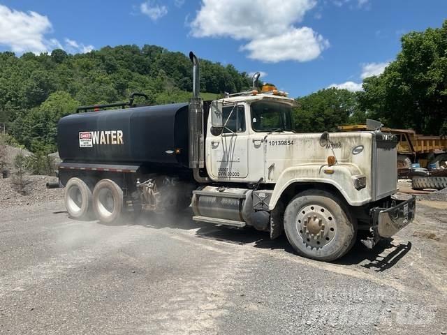Mack RW613 Vízszállító teherautók