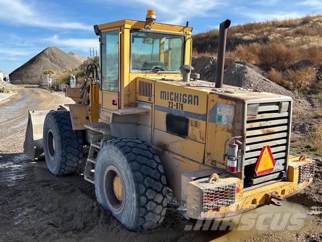 Michigan L90 Gumikerekes homlokrakodók