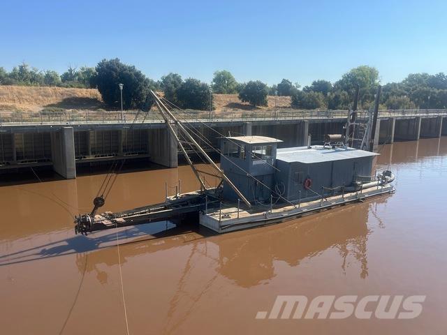  Moore munkacsónakok/uszályok