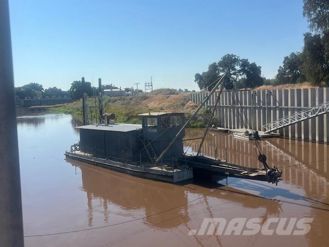  Moore munkacsónakok/uszályok