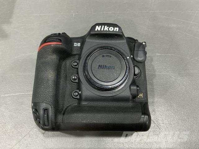  Nikon D5-a Építőipar - Egyebek