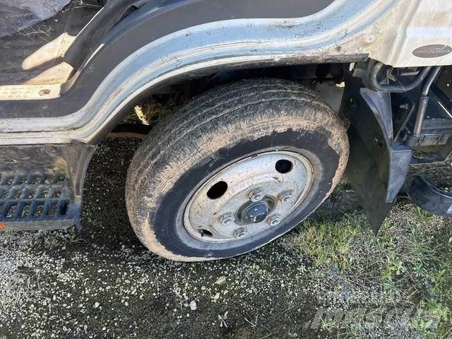 Nissan Atlas Platós / Ponyvás teherautók