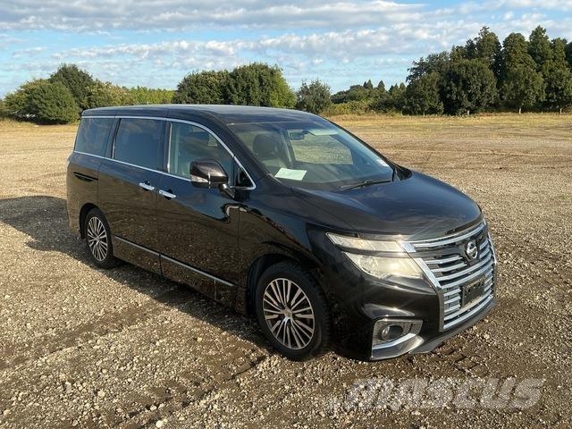 Nissan Elgrand Mini buszok