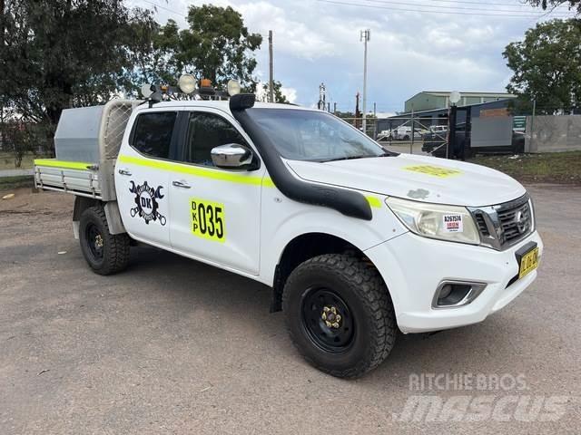 Nissan Navara Kis teherszállító/Platós kocsi