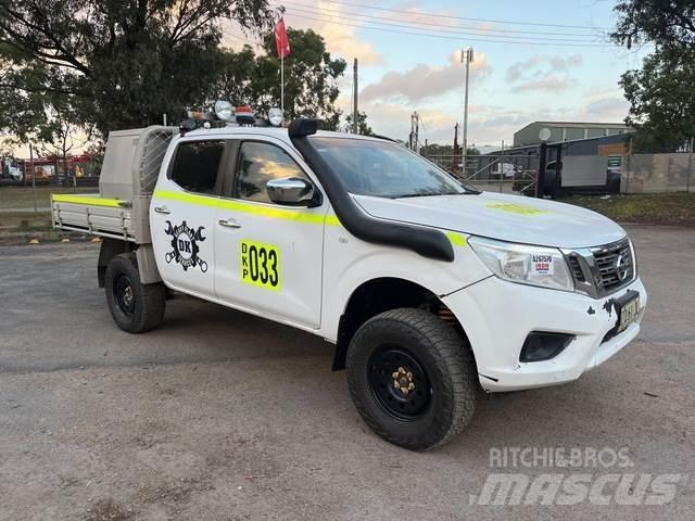 Nissan Navara Kis teherszállító/Platós kocsi