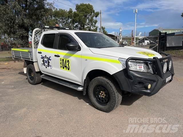 Nissan Navara Kis teherszállító/Platós kocsi