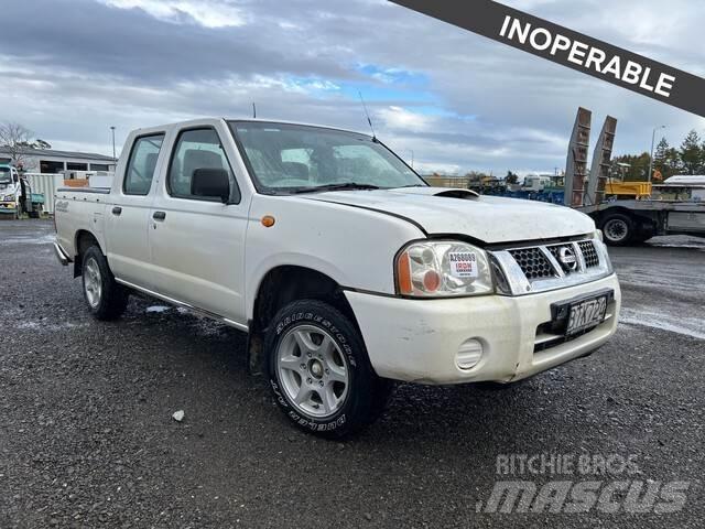 Nissan Navara Kis teherszállító/Platós kocsi