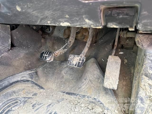 Nissan Navara Kis teherszállító/Platós kocsi