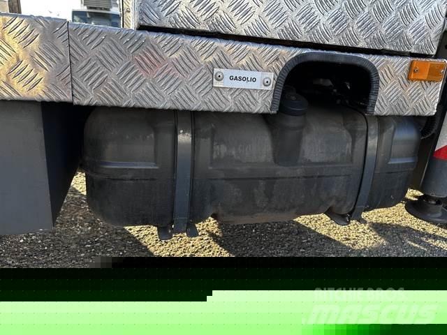 Nissan NT400 Teherautóra szerelt emelők és állványok