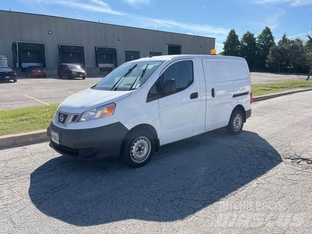 Nissan NV200 Transporterek