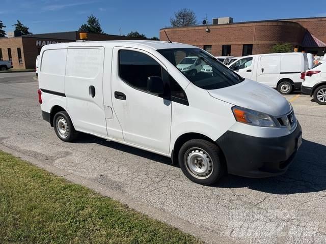 Nissan NV200 Transporterek