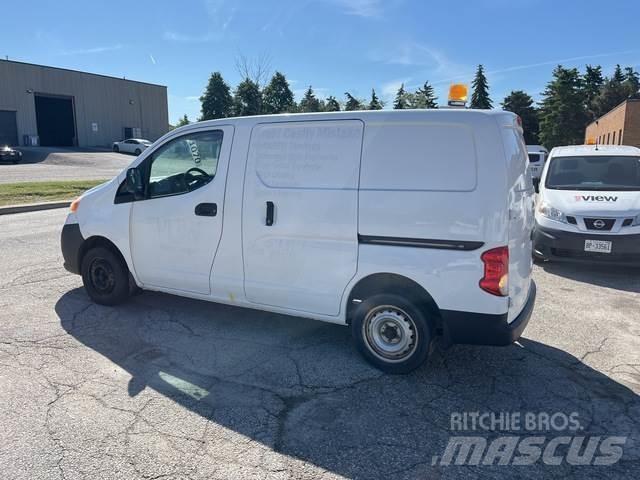 Nissan NV200 Transporterek