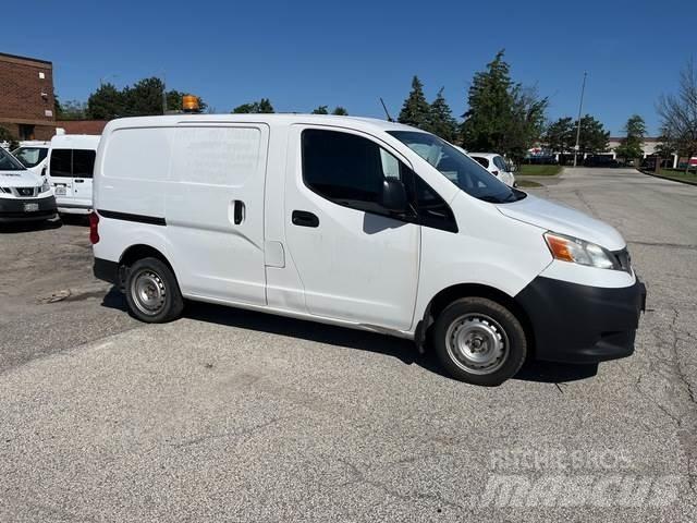 Nissan NV200 Transporterek