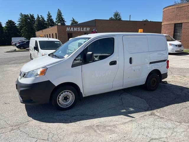 Nissan NV200 Transporterek