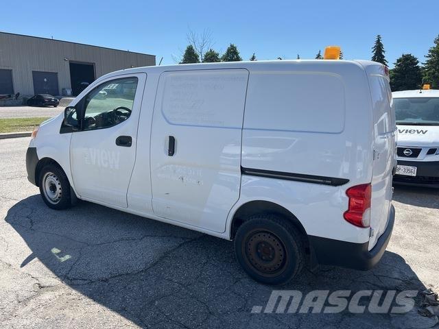 Nissan NV200 Transporterek