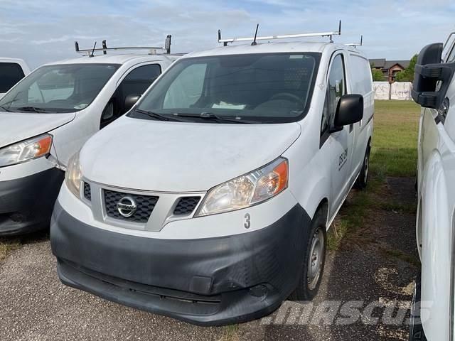 Nissan NV200 Transporterek