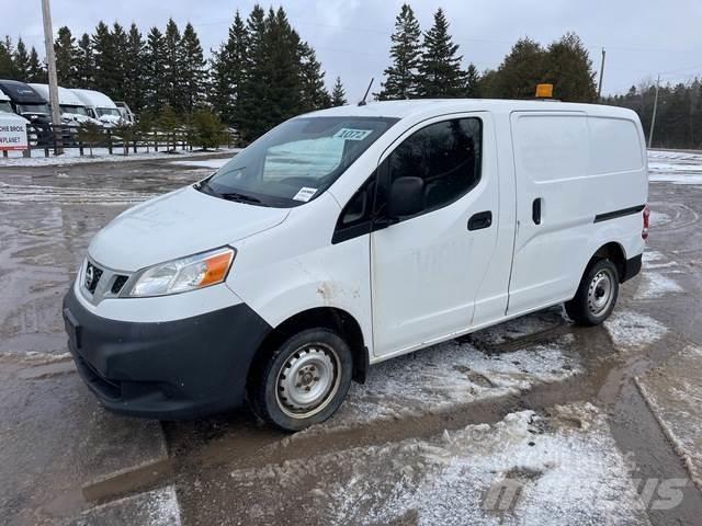 Nissan NV200 Transporterek