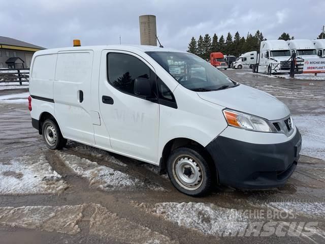 Nissan NV200 Transporterek