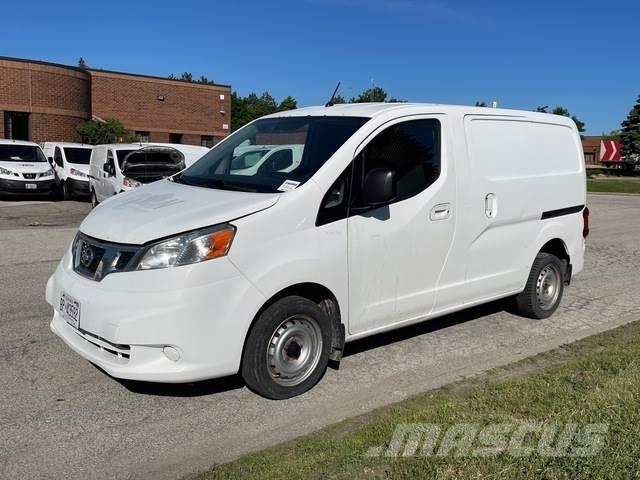 Nissan NV200 Transporterek