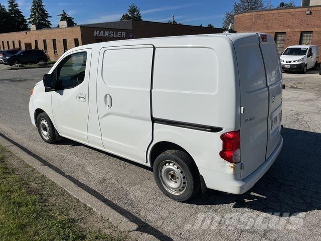 Nissan NV200 Transporterek