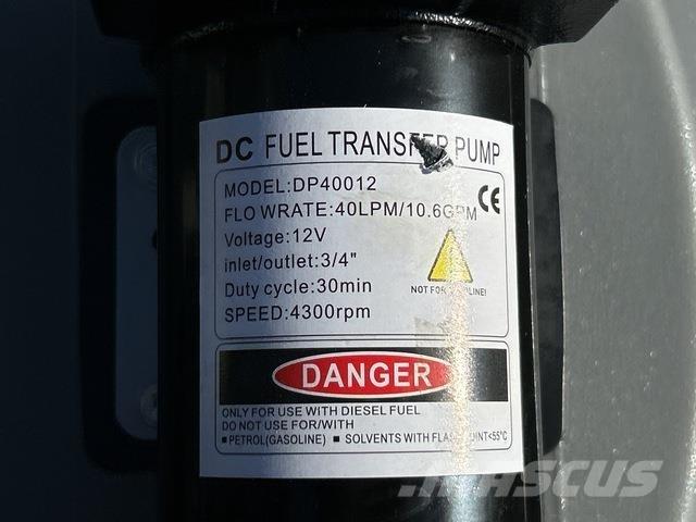  Olsen DD200 Üzemanyag- és adaléktartályok