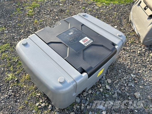  Olsen DD210 Üzemanyag- és adaléktartályok