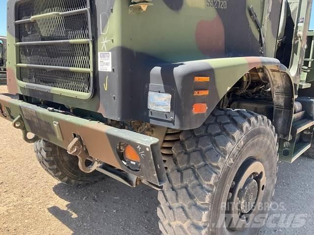 Oshkosh AMK23A1 Dobozos teherautók