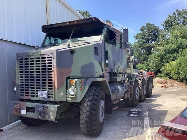 Oshkosh M1070 Nyergesvontatók