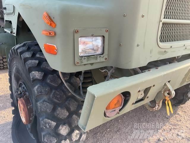 Oshkosh MK25 Dobozos teherautók