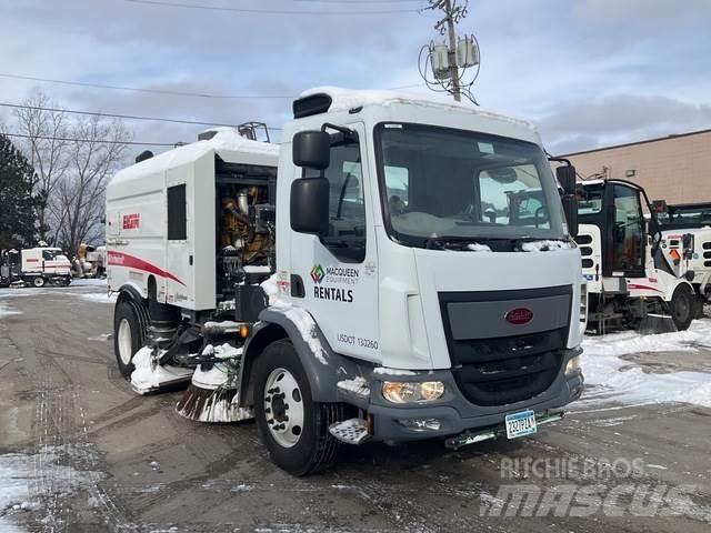 Peterbilt 220 Utcaseprő teherautók