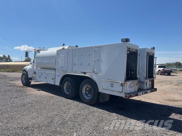 Peterbilt 335 Tartályos teherautók