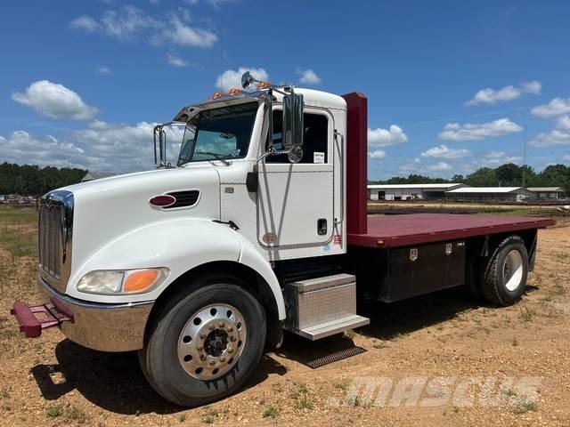 Peterbilt 337 Platós / Ponyvás teherautók