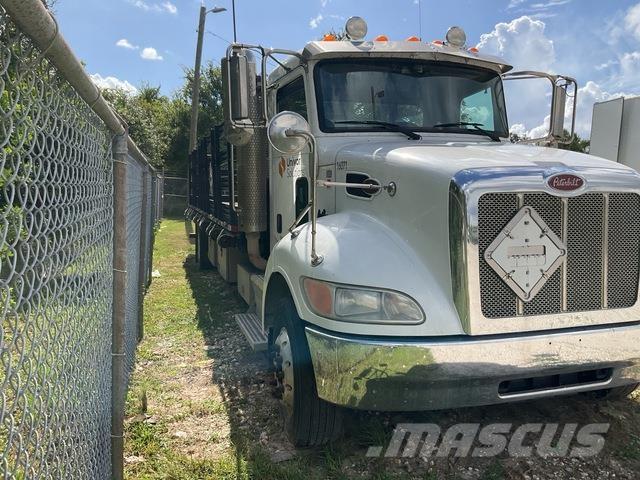 Peterbilt 337 Platós / Ponyvás teherautók