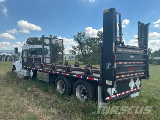 Peterbilt 348 Platós / Ponyvás teherautók