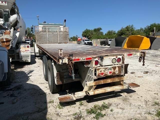 Peterbilt 357 Platós / Ponyvás teherautók