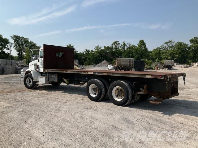 Peterbilt 357 Platós / Ponyvás teherautók