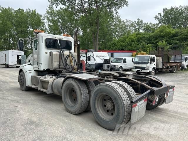 Peterbilt 384 Nyergesvontatók