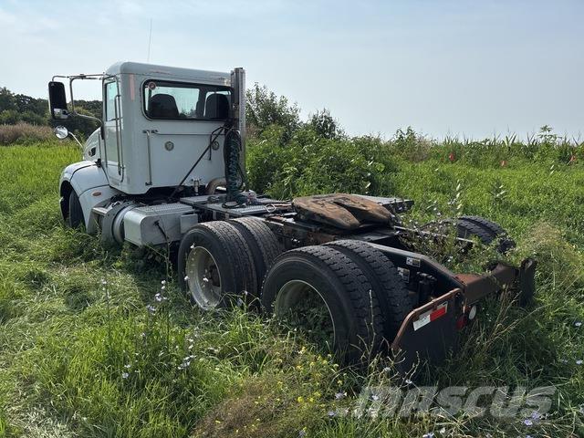 Peterbilt 384 Nyergesvontatók