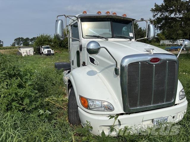 Peterbilt 384 Nyergesvontatók