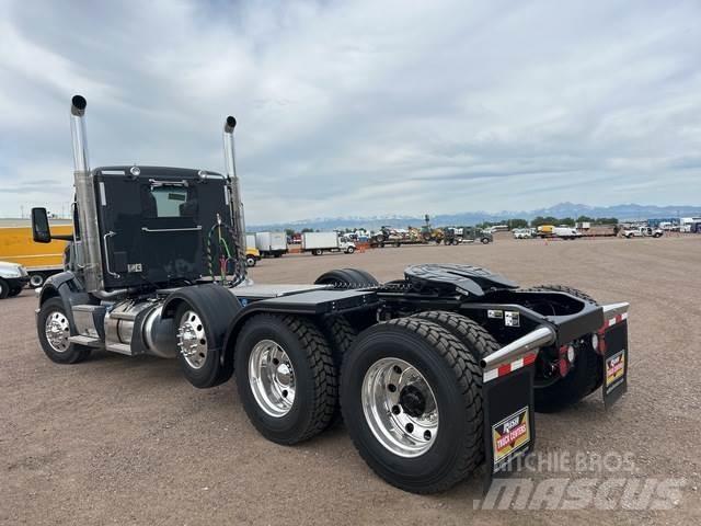 Peterbilt 567 Nyergesvontatók