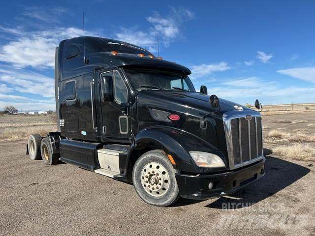 Peterbilt 587 Nyergesvontatók