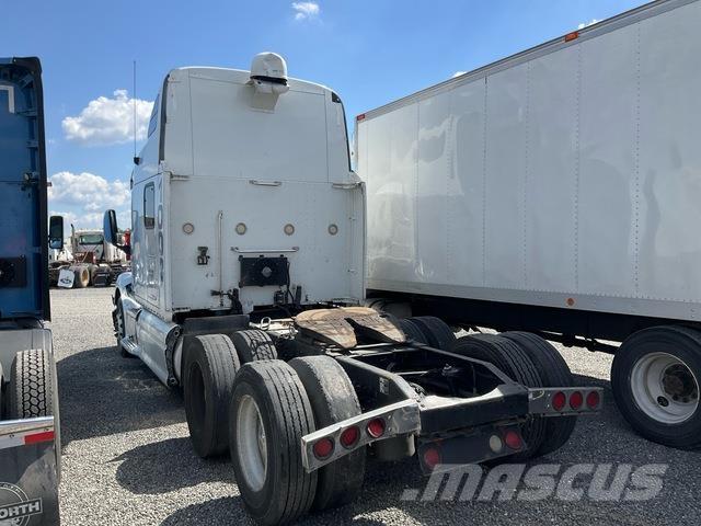 Peterbilt 587 Nyergesvontatók